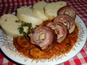 Krůtí roládky po myslivecku, houskový knedlík
