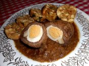 Štěpánská hovězí pečeně, karlovarský knedlík Láznička