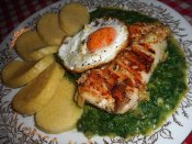 Grilované špikované kuřecí, smetanový špenát, bramborový knedlík Láznička