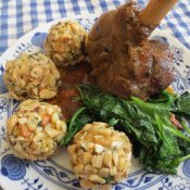 Patricijský Velikonoční knedlík s králičími játry a kešu oříšky