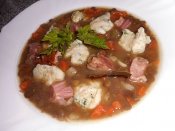 Uzená čočková polévka s krupicovými noky