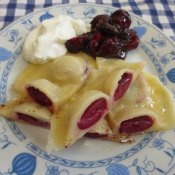 Dezertní třešňové knedlíky z tvarohového těsta