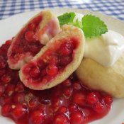 Rybízový knedlík kynutý