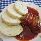 Roudnický houskový knedlík kynutý se zelným listem