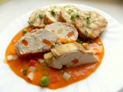 Bratislavská kuřecí prsa, karlovarský knedlík Láznička