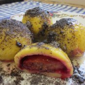 Švestkový knedlík Láznička z bramborového těsta