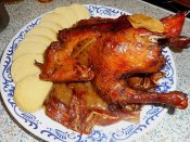 Mladá slepice a la bažant, bramborový knedlík Láznička