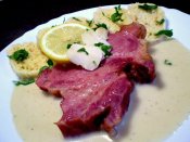 Křenová omáčka s uzeným masem