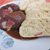 122. Houskový knedlík kynutý s avokádem