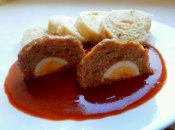 Masové koule s vařeným vejcem, rajská omáčka, houskový knedlík