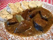 Játra na slanině s bylinkovým knedlíkem