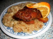 Medová kachna na pomerančích, kysané zelí, karlovarský knedlík Láznička