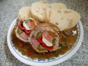 Vepřové ptáčky halabala, houskový knedlík Láznička