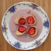 162. Dukátové buchtičky plněné jahodami s krémem