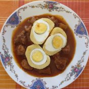 170. Bramborové knedlíky plněné vejcem