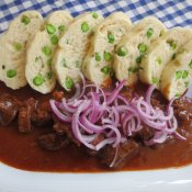 191. Kynutý hráškový knedlík