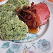 Bramborový knedlík špenátový