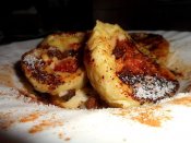 Bramborové knedlíky plněné jablíčky, fíky a rozinkami