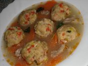 Vepřová polévka s vaječnými knedlíčky