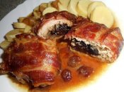 Vepřové závitky plněné švestkami a jablíčky